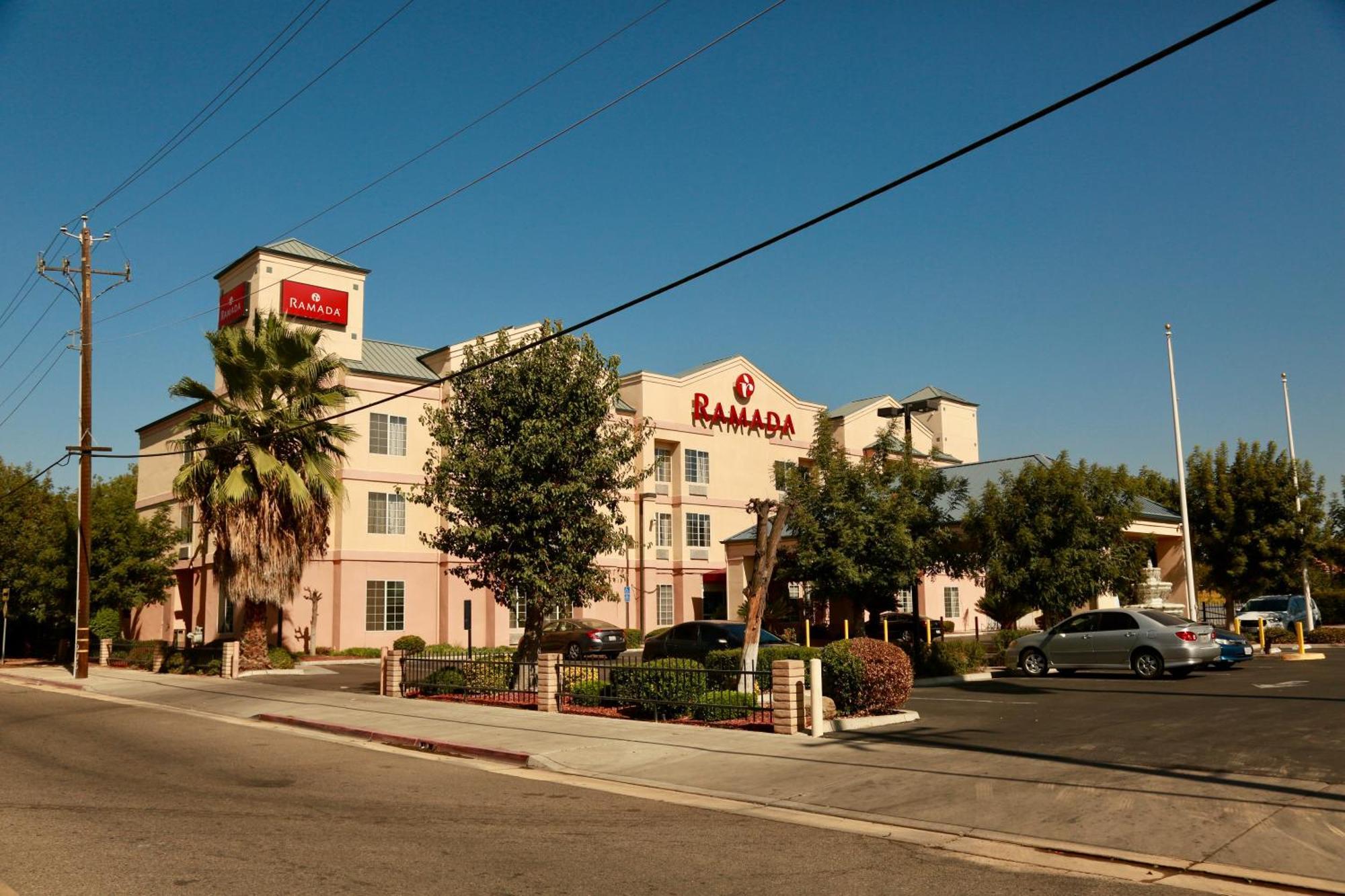 Hotel Ramada By Wyndham Fresno Northwest Exterior foto